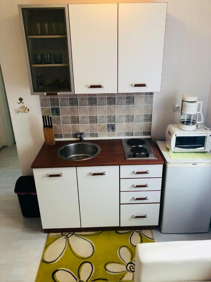 Guest House Jadro Ровин Екстериор снимка