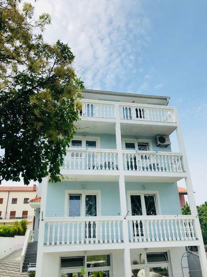 Guest House Jadro Ровин Екстериор снимка